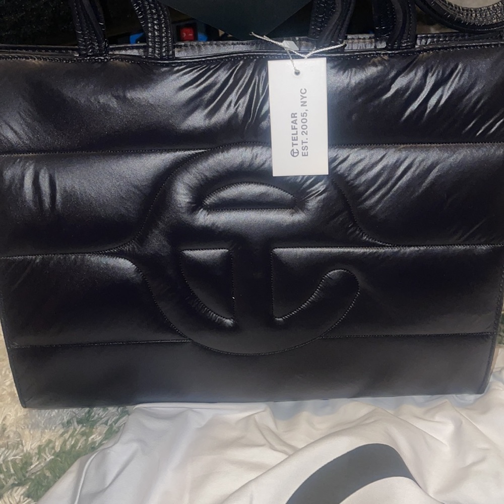 Telfar Moose Knuckle Black Medium Poof
Shopper NWT